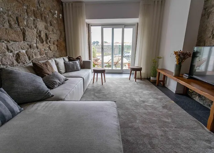 In - D. Hugo 23 Apartamento Oporto