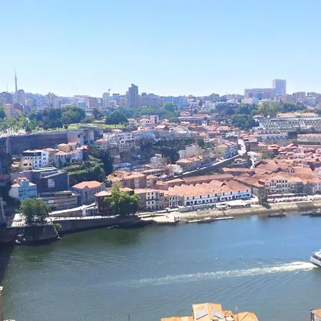 In - D. Hugo 23 * Porto