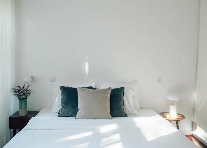 In - D. Hugo 23 * ポルト