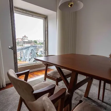 In - D. Hugo 23 * Porto