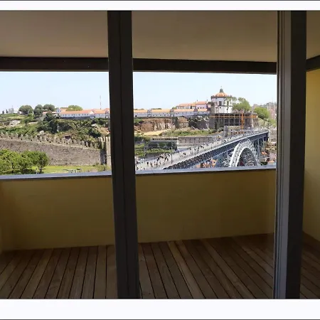 In - D. Hugo 23 * Porto